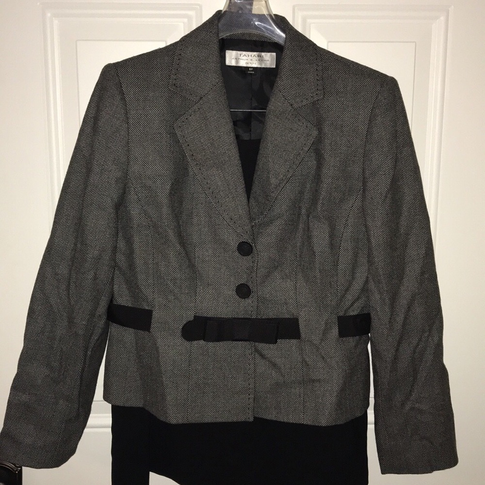 Tahari skirt suit